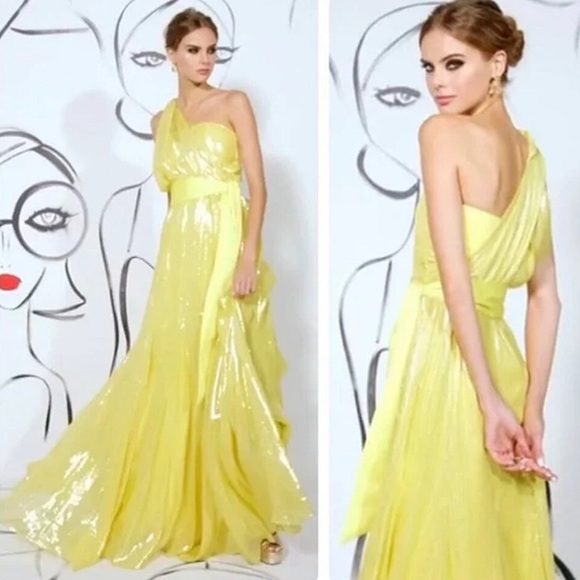 Alice & Olivia Milan One-Shoulder Gathered Metallic Gown in Lemon Sorbet - 4 - Picture 2 of 15
